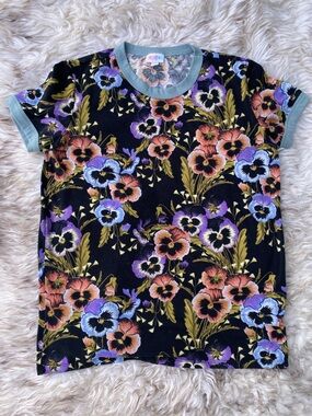 LuLaRoe Pansy Floral T-Shirt | size M